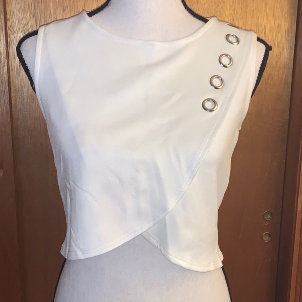 New with tags slinky crop top